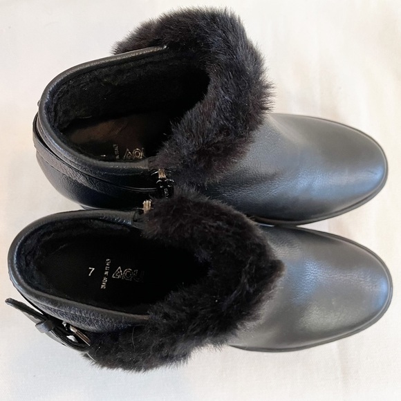 Aquatalia Cameron Black Leather Fur Wedge Ankle Boots Size 7 Women’s - Picture 12 of 15